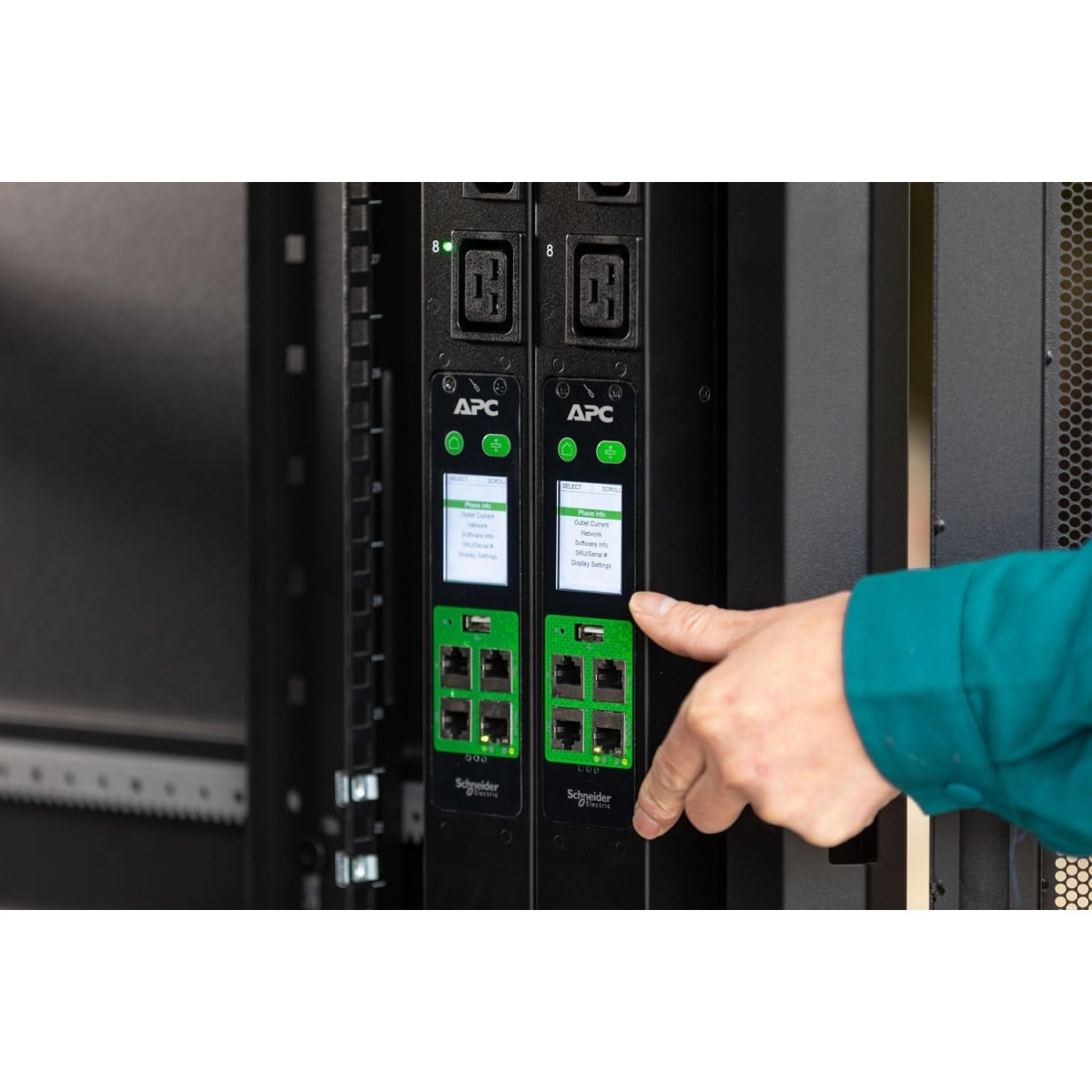 APC BY SCHNEIDER ELECTRIC EasyPDU, Switch, Zero U, 22 kW, 230V, (30) C13 e (6) C19 IEC309 - BATTERIE E ALIMENTATORI | TecnoCARE.net Sabaudia, Latina, Terracina, San Felice Circeo e Pontinia