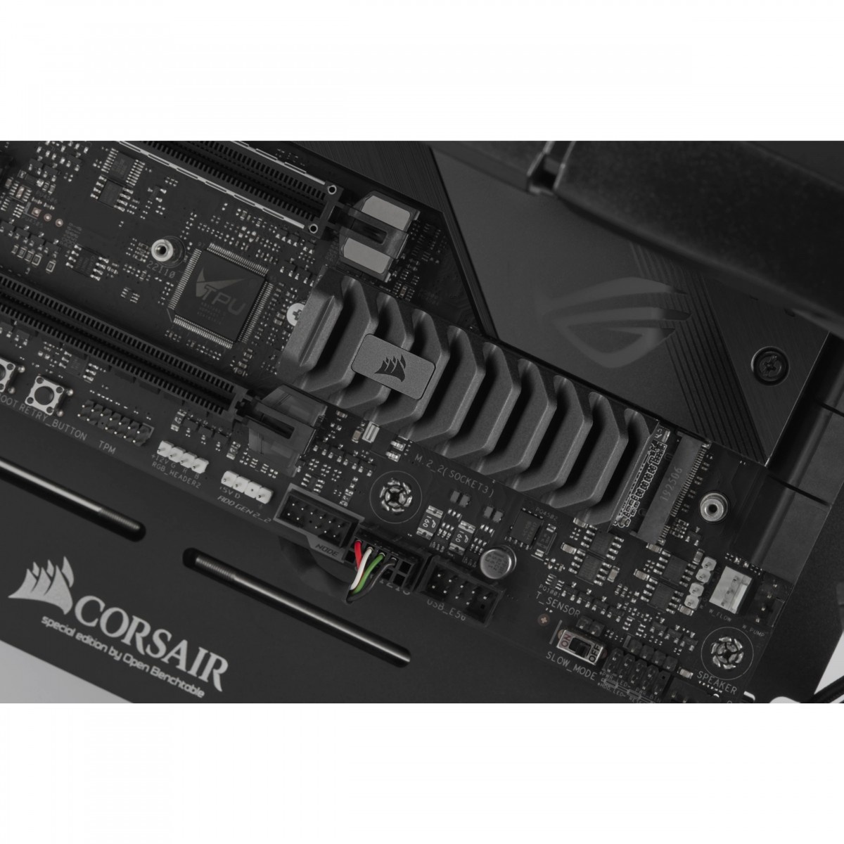 CORSAIR Corsair MP600 PRO XT 2 TB M.2 PCI Express 4.0 NVMe 3D TLC NAND - SUPPORTI PER LA MEMORIZZAZIONE | TecnoCARE.net Sabaudia, Latina, Terracina, San Felice Circeo e Pontinia