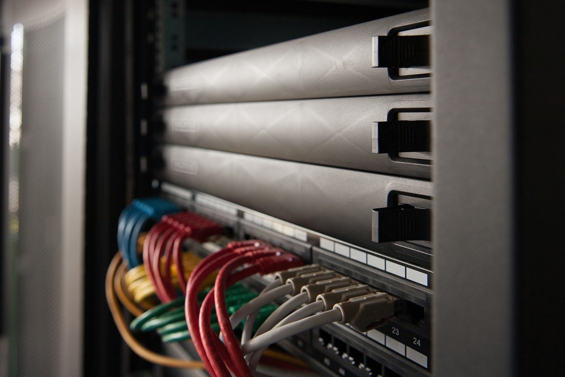 DIGITUS Digitus 1U copertura cieca, a scatto, per rack di rete e server - COMPONENTI | TecnoCARE.net Sabaudia, Latina, Terracina, San Felice Circeo e Pontinia
