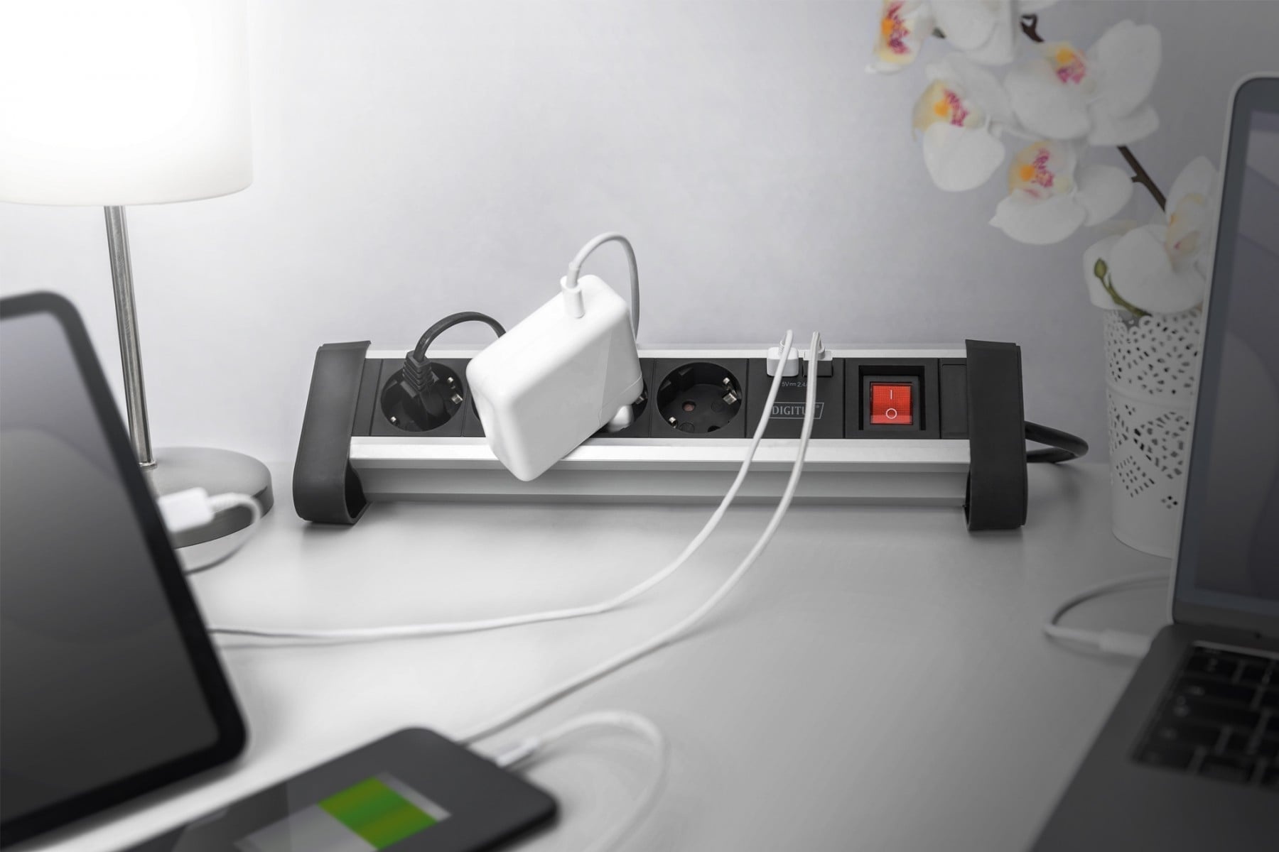 DIGITUS Digitus Ciabatta multipresa da ufficio a 4 vie con 2 porte USB - DISPOSITIVI E ACCESSORI DI CABLAGGIO | TecnoCARE.net Sabaudia, Latina, Terracina, San Felice Circeo e Pontinia