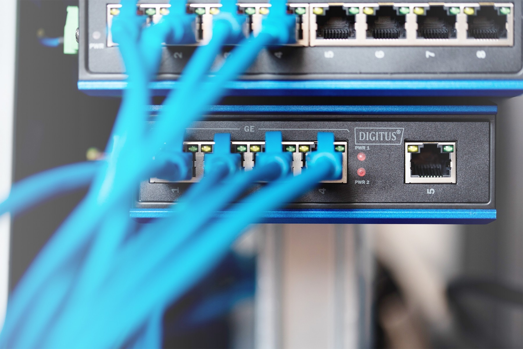 DIGITUS Digitus DN-651118 switch di rete L2 Gigabit Ethernet (10/100/1000) Nero, Blu - RETI | TecnoCARE.net Sabaudia, Latina, Terracina, San Felice Circeo e Pontinia
