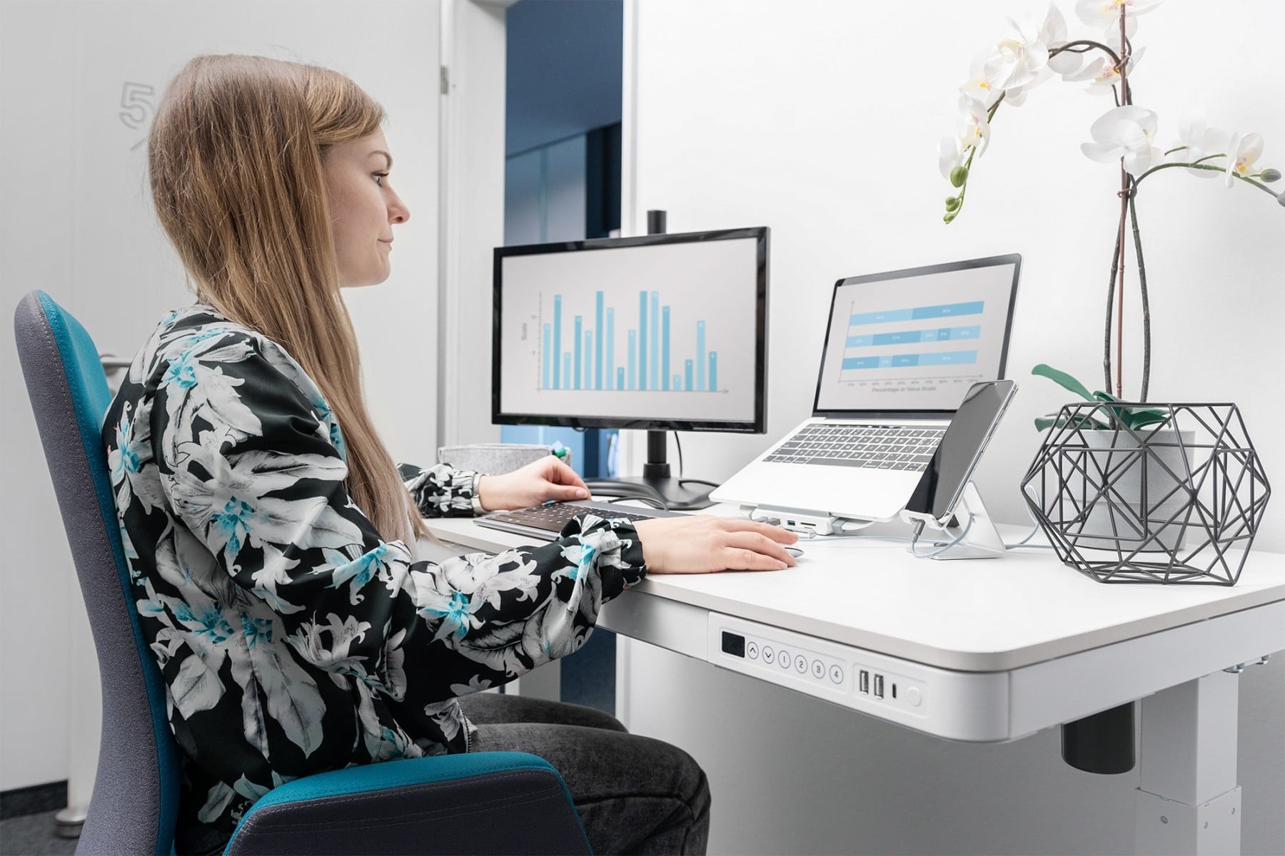 DIGITUS Digitus DA-90406 scrivania - BATTERIE E ALIMENTATORI | TecnoCARE.net Sabaudia, Latina, Terracina, San Felice Circeo e Pontinia