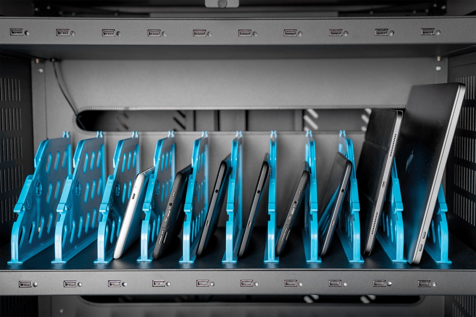 DIGITUS DIGITUS DN-45002 Mobile charging cabinet - BATTERIE E ALIMENTATORI | TecnoCARE.net Sabaudia, Latina, Terracina, San Felice Circeo e Pontinia