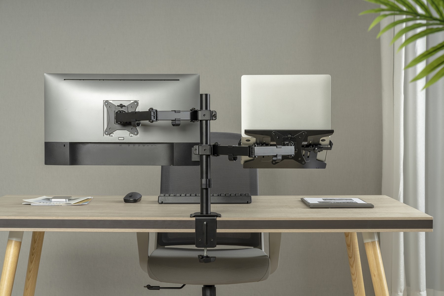 DIGITUS Digitus DA-90436 Supporti a parete per TV 81,3 cm (32") Scrivania Nero - MONITOR E ACCESSORI | TecnoCARE.net Sabaudia, Latina, Terracina, San Felice Circeo e Pontinia