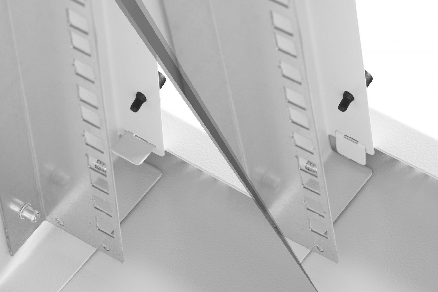DIGITUS Armadio di rete a muro 10" 9U, SOHO PRO 460 x 315 x 300 mm, porta in vetro, grigio, non assemblato, 30 kg - COMPONENTI | TecnoCARE.net Sabaudia, Latina, Terracina, San Felice Circeo e Pontinia