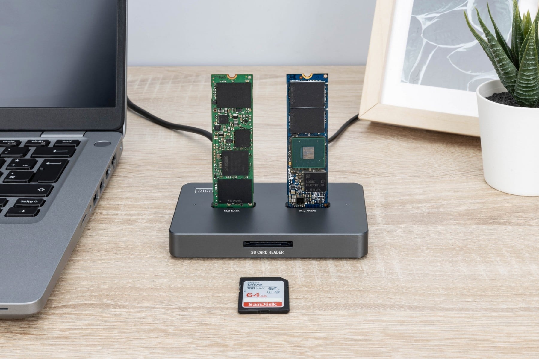 DIGITUS Stazione di docking USB-C 3.2 Gen2 per SSD M.2 Duo NVMe e SATA (max. 2x 4 TB) con lettore di schede SD-Express 7.1 (max. 2 TB), nera - SUPPORTI PER LA MEMORIZZAZIONE | TecnoCARE.net Sabaudia, Latina, Terracina, San Felice Circeo e Pontinia