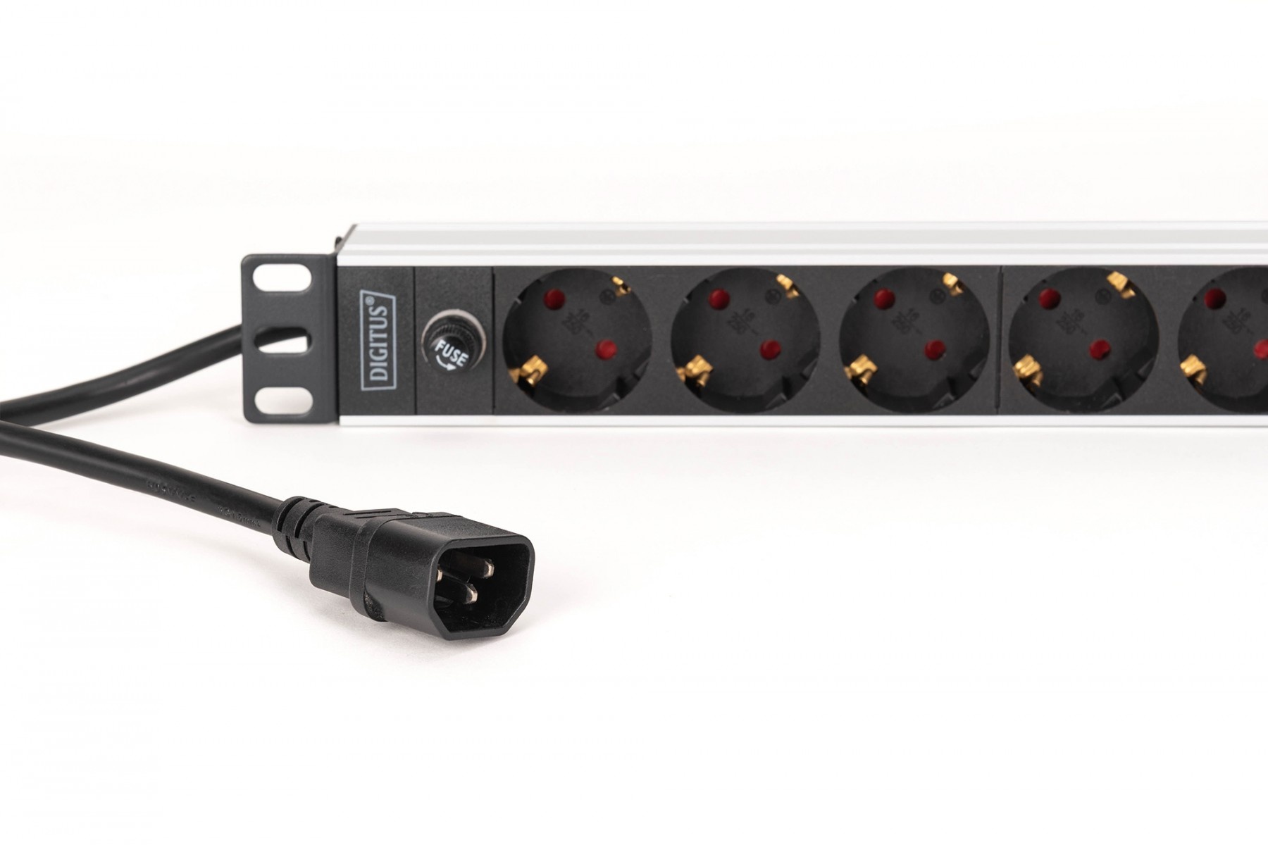 DIGITUS Striscia di alimentazione PDU Rack 19" con fusibile di sovraccarico, 9 prese Schuko CEE 7/3 (45°), cavo da 2m, spina IEC C14, 10A, alluminio - BATTERIE E ALIMENTATORI | TecnoCARE.net Sabaudia, Latina, Terracina, San Felice Circeo e Pontinia