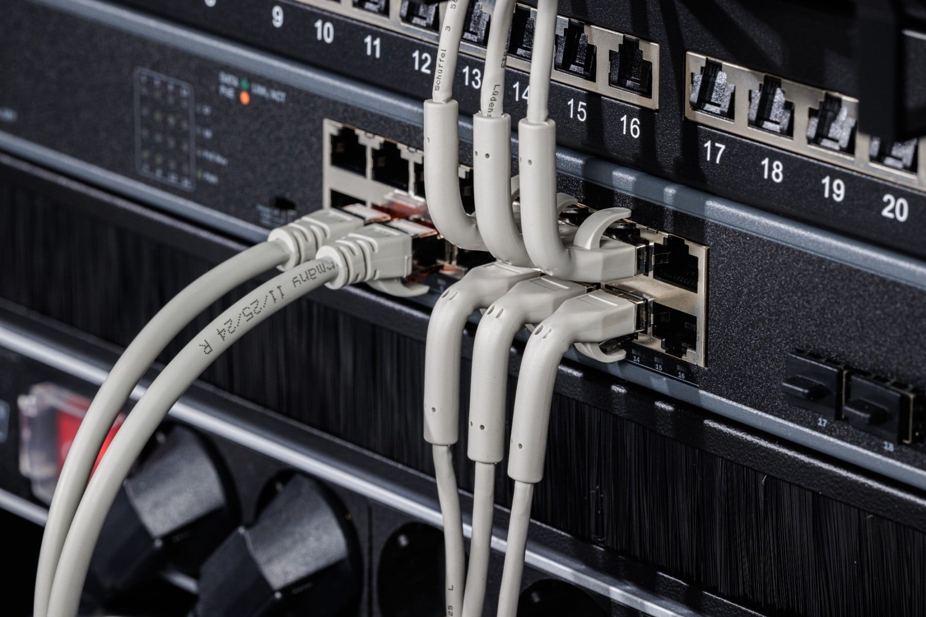 DIGITUS Digitus DK-1632-A-003B-10 Cavo patch flessibile CAT 6A F-FTP, rame, 0,3 m, grigio, 10 pz - CAVI PER COMPUTER E PERIFERICHE | TecnoCARE.net Sabaudia, Latina, Terracina, San Felice Circeo e Pontinia