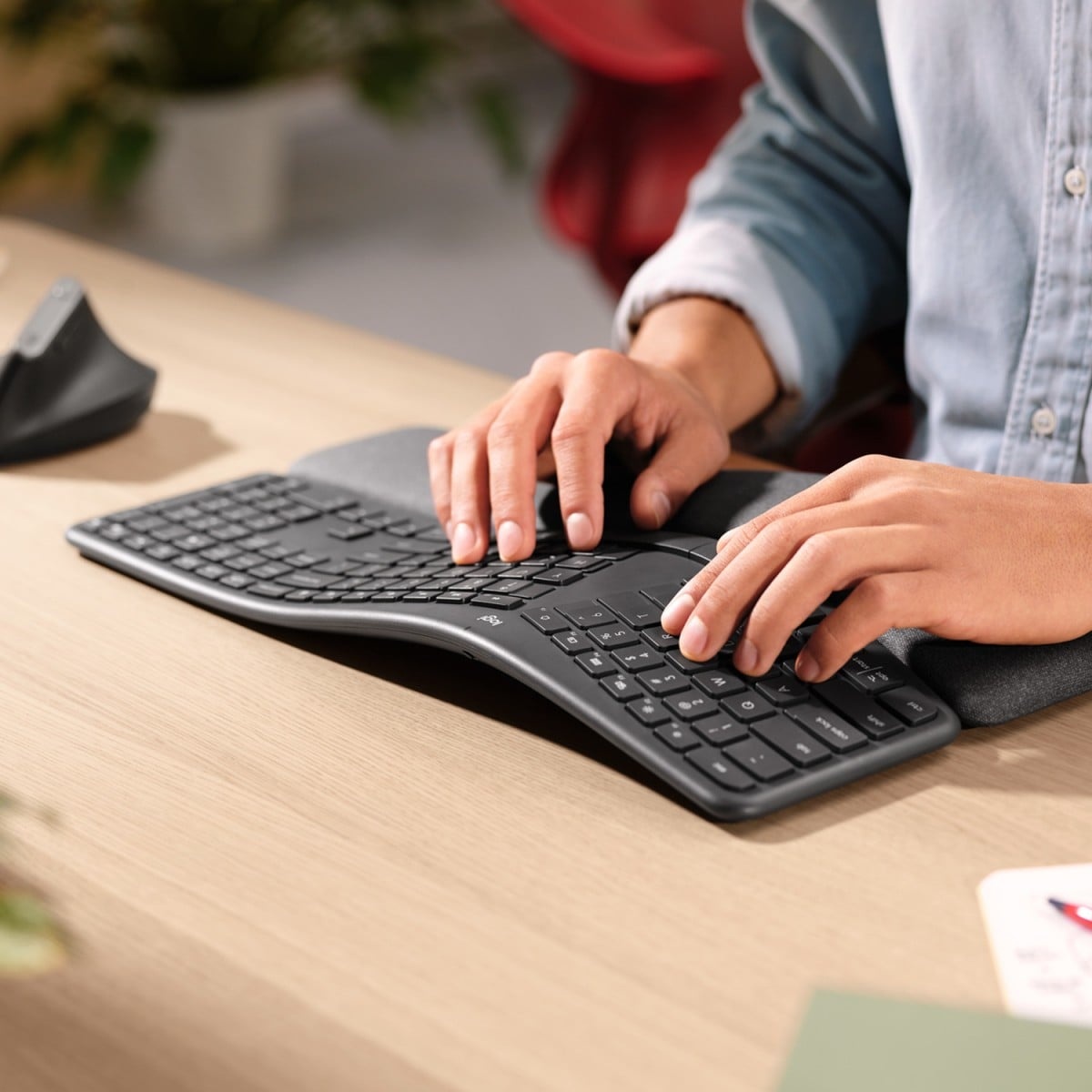 LOGITECH Logitech ERGO K860 tastiera Ufficio RF senza fili + Bluetooth QWERTY US International Grafite - TASTIERE E CONTROLLER | TecnoCARE.net Sabaudia, Latina, Terracina, San Felice Circeo e Pontinia
